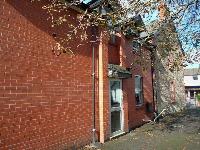 2 Bedroom Apartment To Rent In Newport Road, Caldicot, NP26