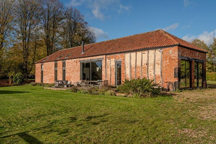 4 Bedroom Barn Conversion For Sale In Kerdiston, Norwich, NR10