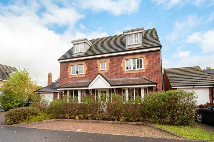 5 Bedroom Detached House For Sale In Martindales, Southwater, RH13
