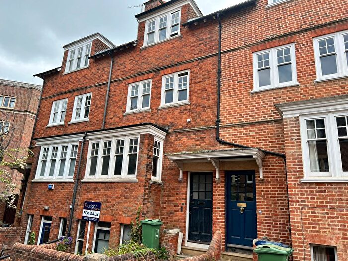Town House For Sale In St. Bernards Road, Oxford, Oxfordshire, OX2