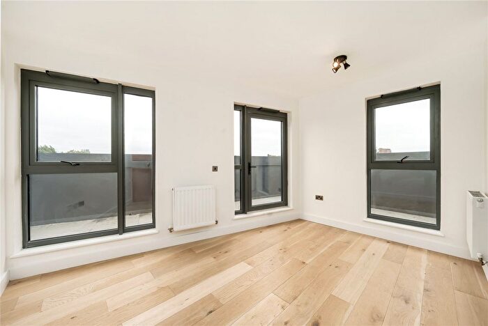 1 Bedroom Flat To Rent In Green Lanes Walk, London, N4