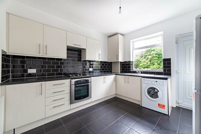 2 Bedroom Flat To Rent In Silverhill Drive, West Denton, NE5