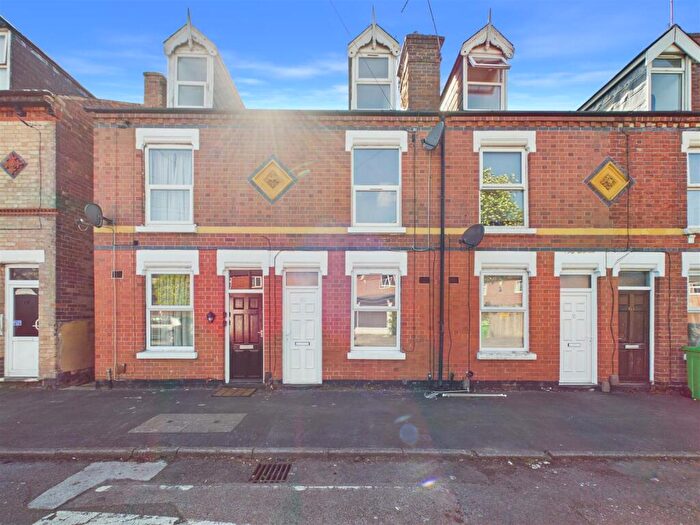 3 Bedroom Terraced House To Rent In Lamcote Grove, Nottingham, NG2