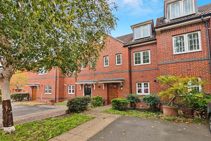 3 Bedroom Detached House To Rent In Causton Gardens, SO50