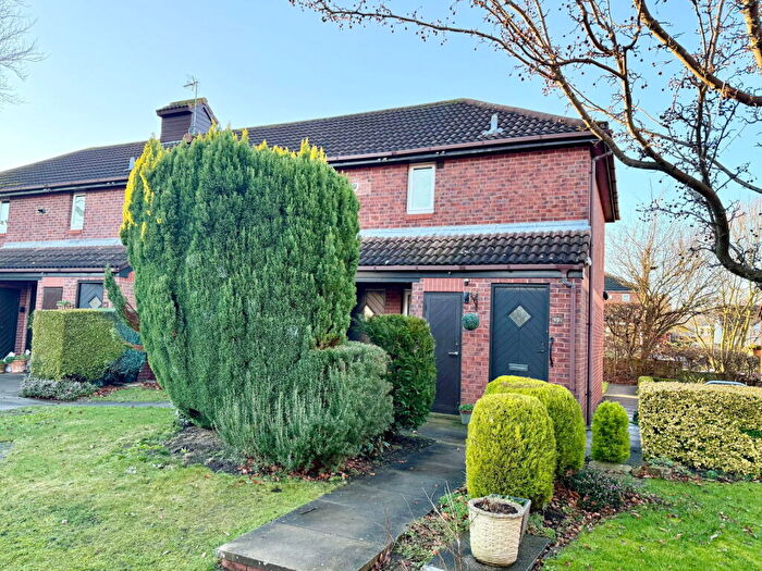 2 Bedroom Flat For Sale In Scarcroft ~ Scarcroft Court, Thorner Lane, LS14