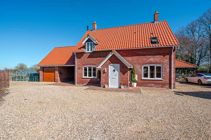 3 Bedroom Detached House For Sale In Greenwood Drive, Garvestone, NR9