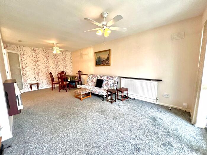 2 Bedroom Bungalow For Sale In Barleyfield Way, Houghton Regis, Dunstable, LU5