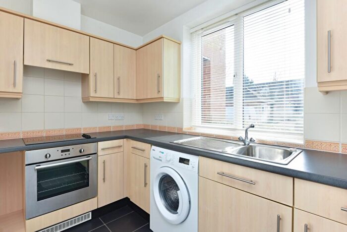 2 Bedroom Apartment To Rent In Worsfold Court, Maidstone, ME15