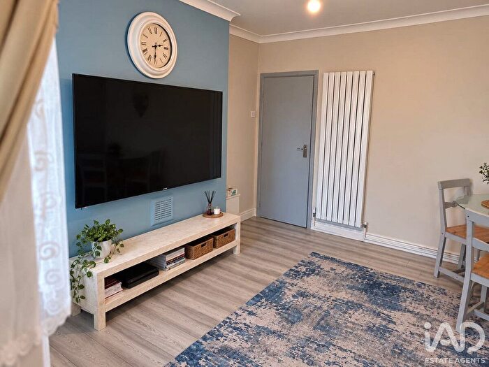 2 Bedroom Block Of Flats For Sale In Maud Road, London, E13