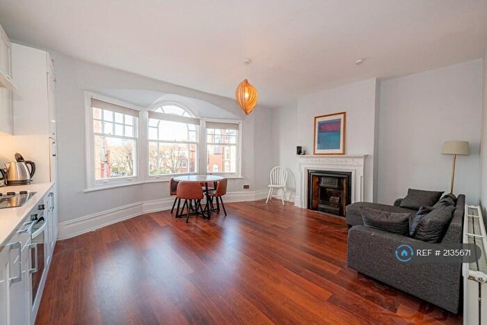 3 Bedroom Flat To Rent In Hillfield Park Mews, London, N10