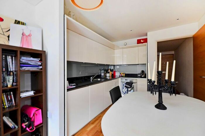 1 Bedroom Flat To Rent In Hermitage Street, Paddington, London, W2
