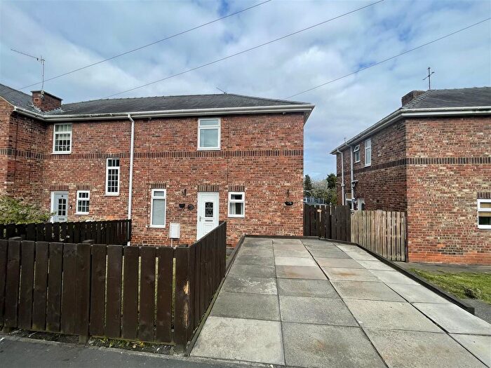 3 Bedroom Semi-Detached House For Sale In Elm Crescent, Kimblesworth, Chester Le Street, DH2