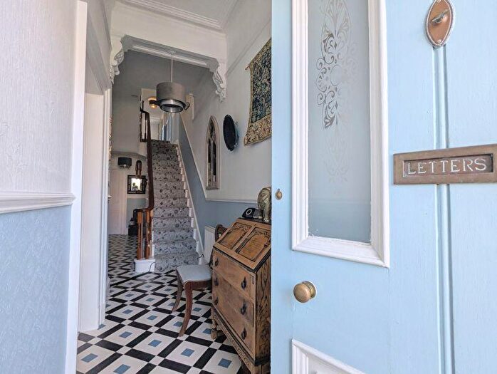 4 Bedroom Semi-Detached House To Rent In Golf Open - Manchester Road, Southport - Sleeps, PR9