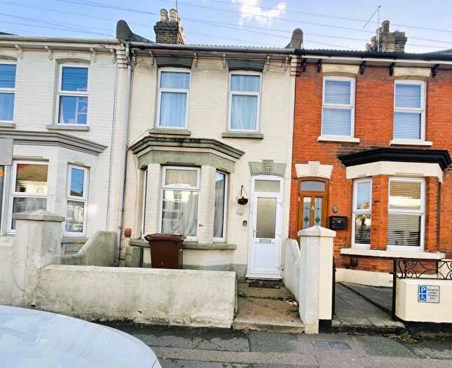 3 Bedroom Terraced House To Rent In Byron Road, Gillingham, ME7