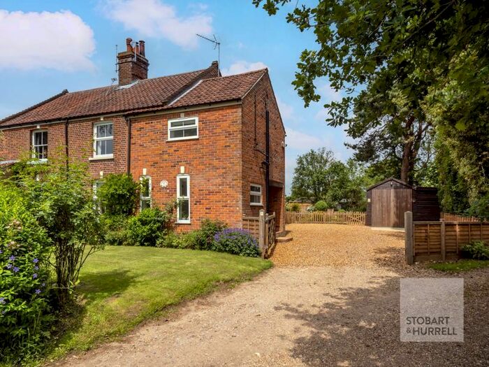 3 Bedroom Cottage For Sale In Pine Trees, Aylsham Road, Swanton Abbott, Norfolk NR10