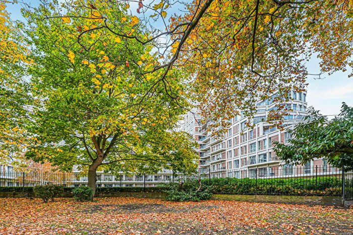 2 Bedroom Flat To Rent In Henry Macaulay Avenue, Kingston Upon Thames, KT2