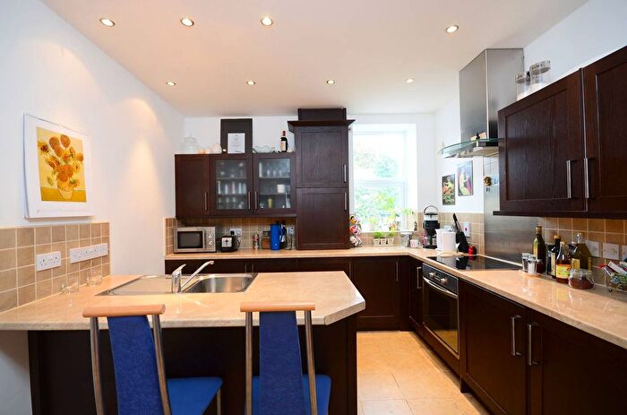 1 Bedroom Flat To Rent In Vant Road, Tooting, London, SW17