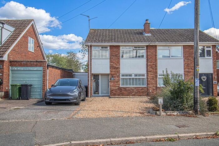 3 Bedroom Semi-Detached House For Sale In Grafton Road, King's Lynn, Norfolk, PE30