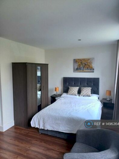 1 Bedroom Flat To Rent In Chapel St, Stafford, ST16