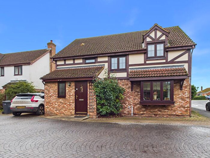 4 Bedroom Detached House For Sale In Owl Way, Hartford, Huntingdon., PE29