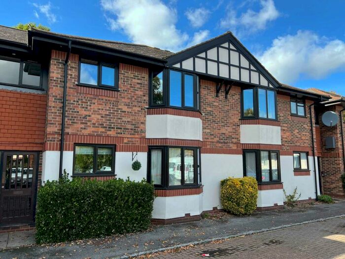 2 Bedroom Apartment To Rent In Waterside Court, Fleet, GU51