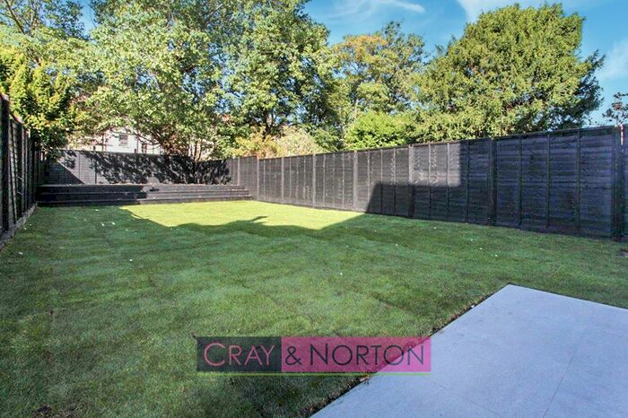 1 Bedroom Flat To Rent In Elgin Road, East Croydon, CR0