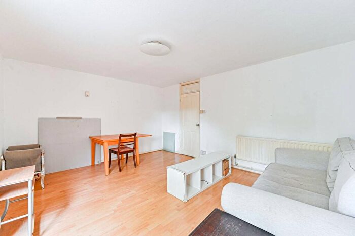 3 Bedroom Flat To Rent In Desmond Street, New Cross, London, SE14