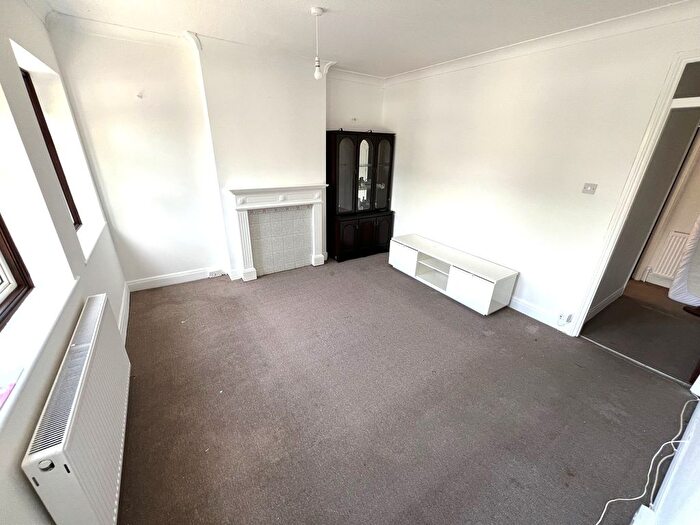 3 Bedroom Flat To Rent In Alexandra Avenue, Rayners Lane, Harrow, HA2