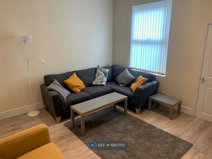 5 Bedroom Terraced House To Rent In Blandford Grove, Leeds, LS2