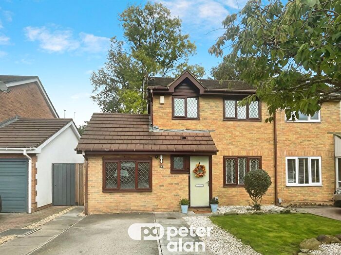 3 Bedroom Semi-Detached House For Sale In Veronica Close, Rogerstone, Newport, NP10