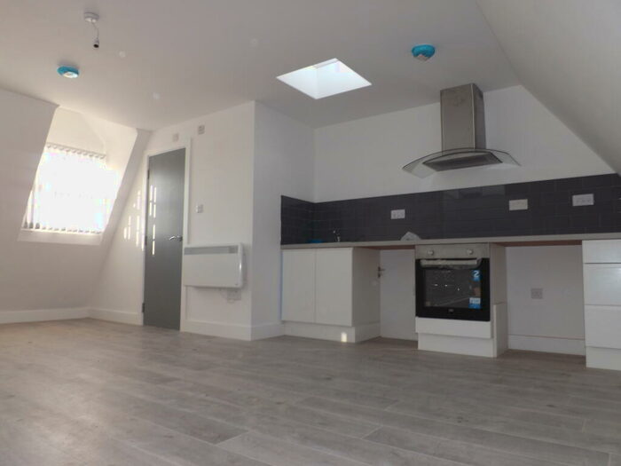 Apartment To Rent In Bromham Road, MK40