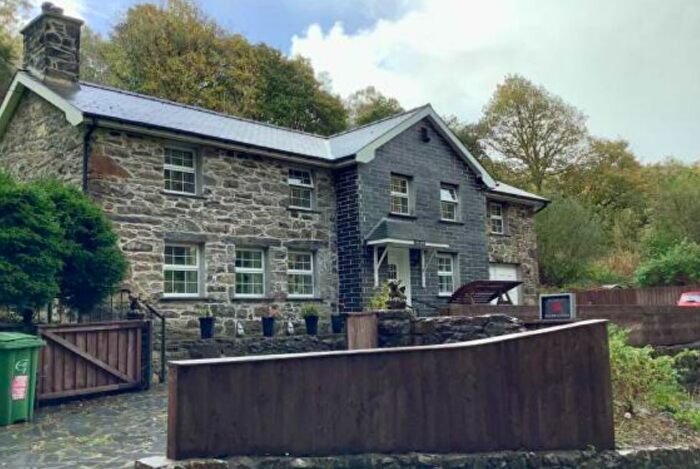 3 Bedroom Detached House For Sale In , LL41