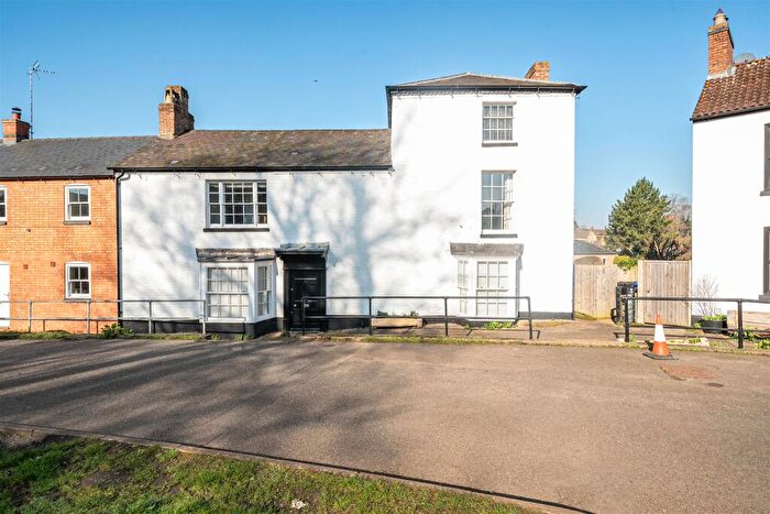 2 Bedroom Apartment For Sale In High Street, Blisworth, NN7