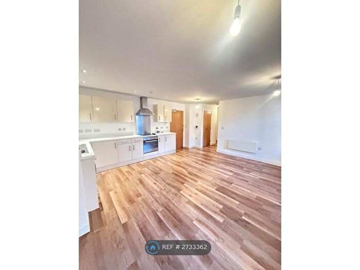 1 Bedroom Flat To Rent In Mill Reef House, Newbury, RG14