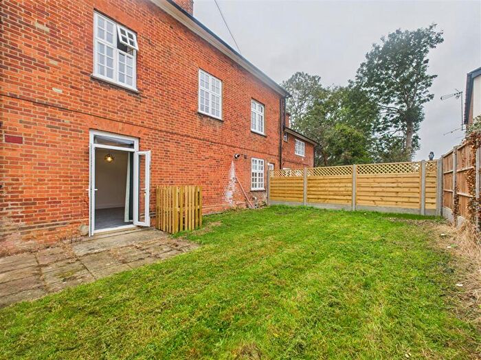 2 Bedroom Flat To Rent In High Street, Langford, Bedfordshire, SG18