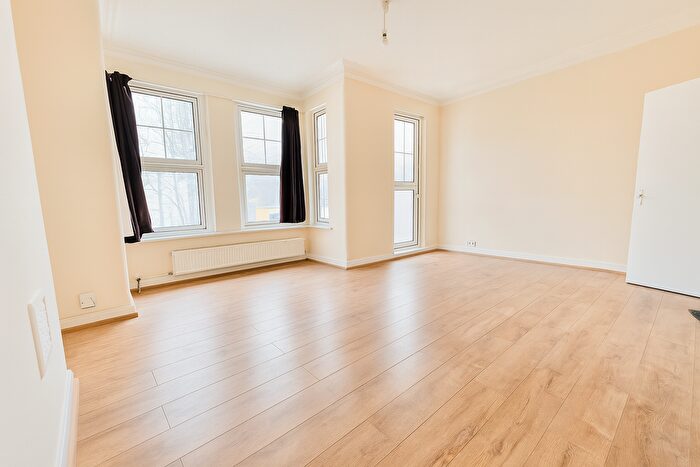 2 Bedroom Maisonette For Sale In London, N17