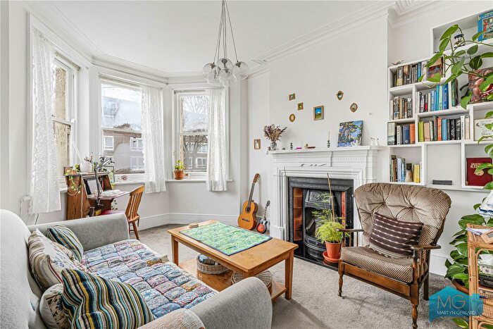 2 Bedroom Flat For Sale In Birkbeck Road, Crouch End, London, N8
