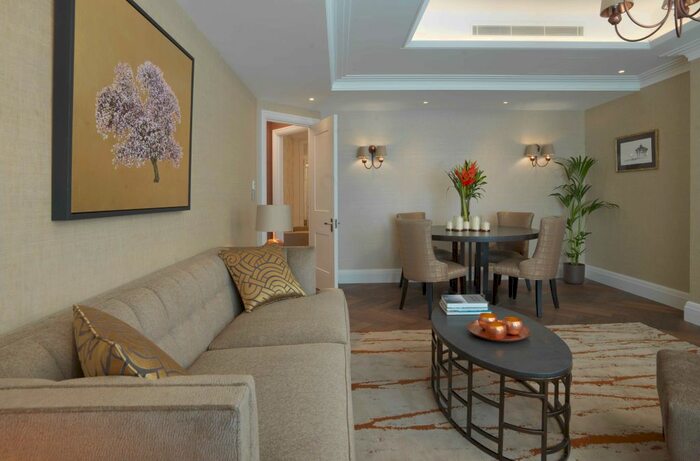 3 Bedroom Flat To Rent In Park Lane, London, W1K