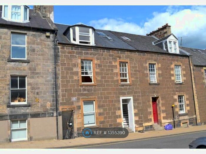 2 Bedroom Flat To Rent In Queen Street, Stirling, FK8