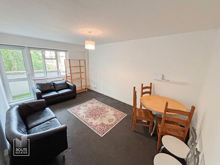 3 Bedroom Flat To Rent In Anne Goodman House, Jubilee Street, Tower Hamlets, E1