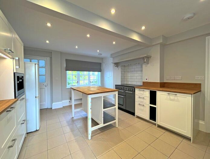 2 Bedroom Flat For Sale In Coburg Terrace, Sidmouth, EX10