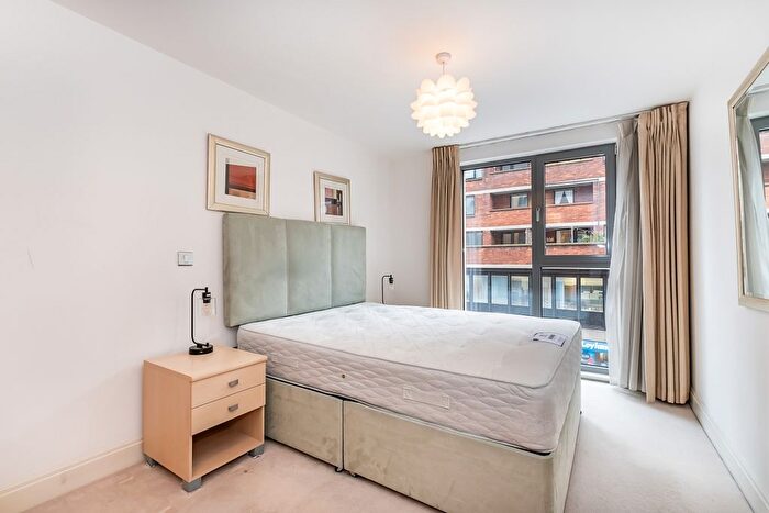 1 Bedroom Flat To Rent In Vauxhall Bridge Road, London, SW1V