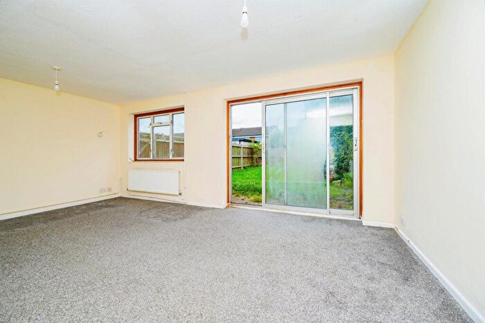 3 Bedroom End Of Terrace House For Sale In Chantry Lane, London Colney, St. Albans, AL2