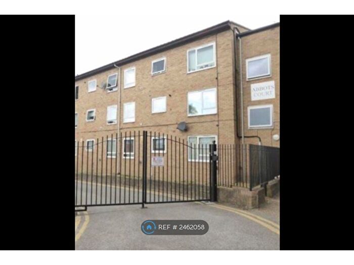 1 Bedroom Flat To Rent In Abbots Court, London, SE25