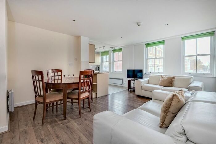 2 Bedroom Flat To Rent In Earls Court Road, Earls Court, SW5