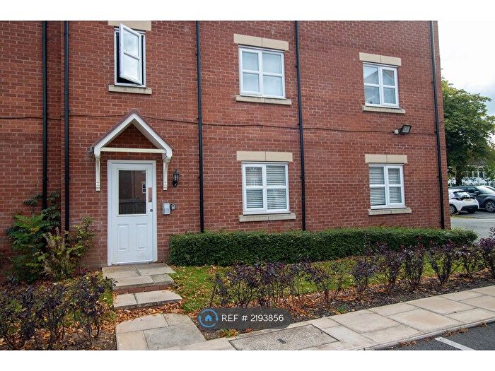 2 Bedroom Flat To Rent In Cowdray Court, Birmingham, B29