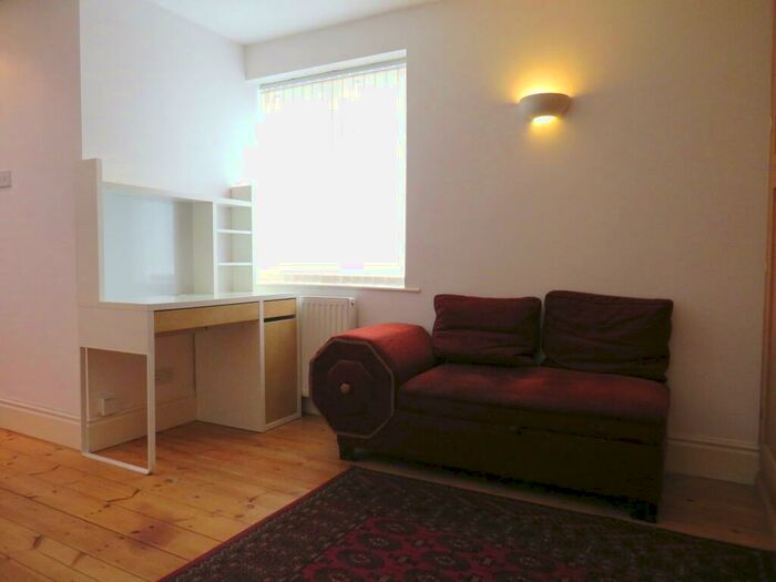 Flat To Rent In Northernhay Street, Exeter, EX4