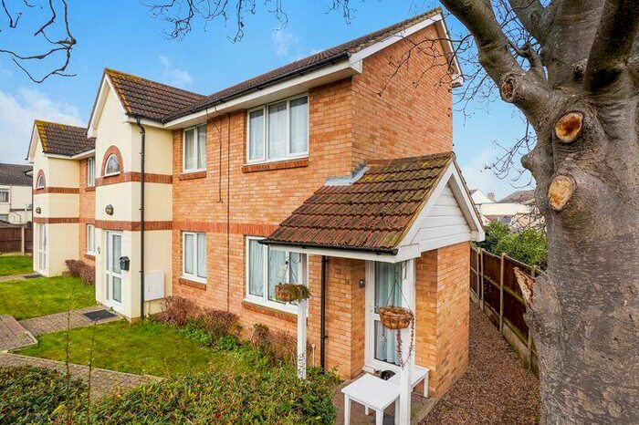 1 Bedroom Flat To Rent In Harmer Road, Swanscombe, DA10