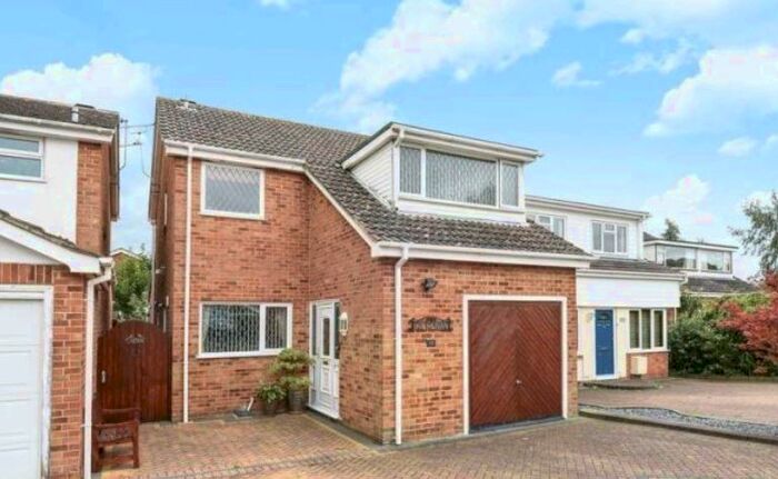 3 Bedroom Flat To Rent In Virginia Way, Abingdon, OX14