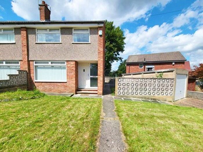 3 Bedroom Semi-Detached House To Rent In St. Anns Close, LS4